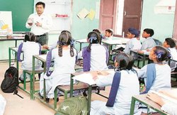 MP: गर्ल्स कॉलेज, स्कूल व हॉस्टल के बाहर लगाई गई ‘बेटी की पेटी’, जानें क्या है इसका मकसद