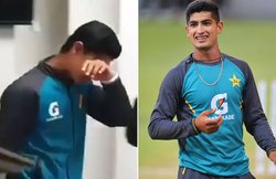 VIDEO: 5 विकेट झटक 16 साल के गेंदबाज ने दिलाई पाकिस्तान को जीत, फिर मां को याद कर आंखों से बहने लगे आंसू