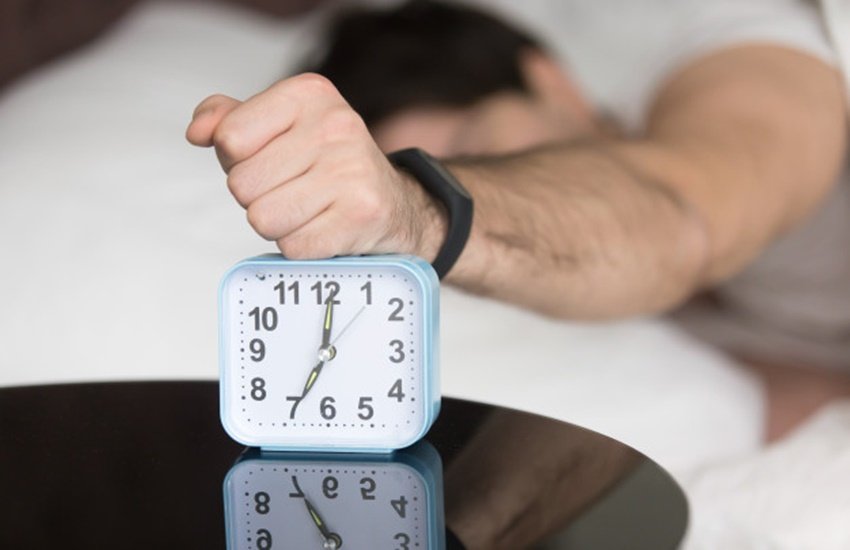sleep deprivation, Effects of Sleep Deprivation on Body, Causes of sleep deprivation, कितने घंटे की नींद लेनी चाहिए, How much sleep do you need, Treatment for sleep deprivation, Diabetes, Type 2 Diabetes, Memory Loss, Weight Gain, sleep deprivation effects on the brain, sleep deprivation stages, lack of sleep is called, sleep deprivation treatment