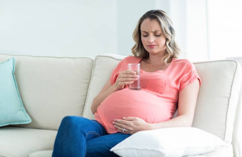Health Benefits of Hot Water, Health Benefits of Hot Water in Hindi, Health Benefits of Hot Water during Pregnancy, advantages or disadvantages to drinking hot water, Hot Water Safe During Pregnancy, Drinking Hot Water During Pregnancy, Hot Water During Pregnancy, Drinking Warm Water while Pregnant, trouble drinking water during pregnancy, drinking warm water with lemon during pregnancy, effects of drinking cold water during pregnancy