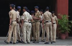 “फिल्म अभिनेता सलमान के घर बम रखा है, दो घंटे में ब्लास्ट हो जाएगा”, गाजियाबाद के लड़के ने मुंबई पुलिस को भेजा मेल, जांच में निकली फर्जी सूचना