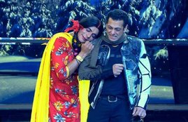 bigg boss mms leaked, salman khan mms, sunil grover, gutthi, bigg boss, Bigg Boss 13, Salman khan, Salman khan bigg boss 13, Salman khan gutthi MMS leak in bigg boss, Sidharth Shukla Bigg boss 13, Sunny leone, Sunny leone, Sunny leone salman khan, Sunny leone salman khan on bigg boss 13, Sidharth Shukla Asim riaz fight, Sidharth shukla asim riaz hug each other, Shehnaz gill sidharth shukla,Paras chabbra Mahira Sharma, Arhaan Khan rashmi desai, Bigg boss 13 Salman khan angry on Sidharth shukla and asim riaz, Bigg boss 13 contestant give tribute to salman khan on his birthday, Salman khan crying on his 10 years memory with bigg boss,