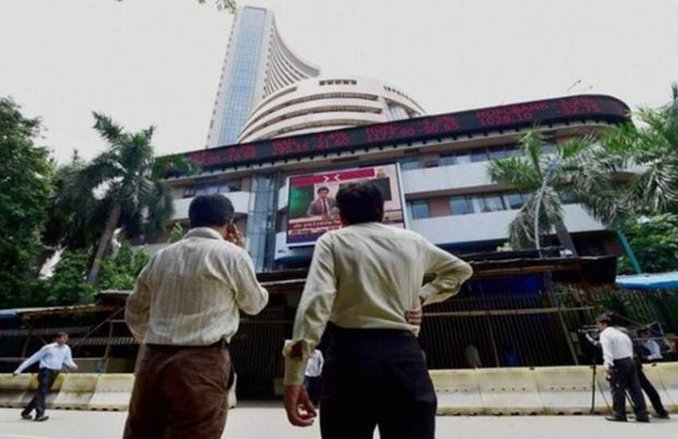 लगातार चौथे दिन शेयर बाजार ने लगाई छलांग, ऐतिहासिक 41,800 से ऊपर पहुंचा सेंसेक्स