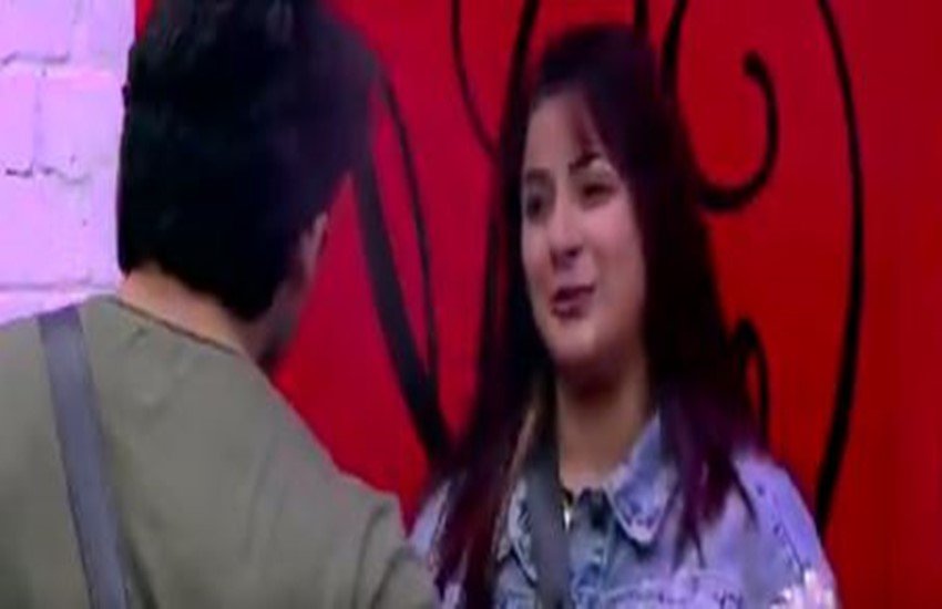 Bigg boss, bigg boss 13, salman khan, Sidharth Shukla, Shehnaz Gill, Captaincy task, Bigg boss 13 sidharth shukla, vishal, rashmi desai, Shehnaz gill audience favourite couple in the house