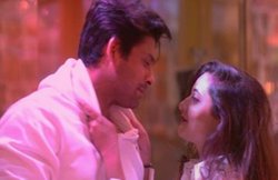 रश्मि देसाई और सिद्धार्थ शुक्ला का ये रोमांटिक वीडियो देख भरोसा नहीं होगा कि Bigg Boss 13 में ये जानी दुश्मन हैं