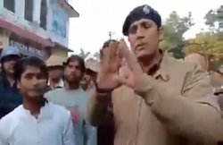 CAA के विरोध में सड़क पर उतरे बच्चे, एसएसपी ने समझाया कानून तो लौट गए घर; वीडियो वायरल