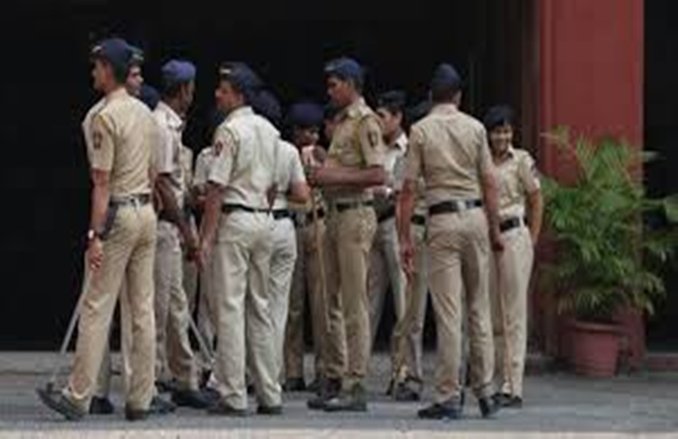 नमाज के बाद बना रहे थे CAA के विरोध का प्लान, कदम बढ़ाते ही 15 उलेमाओं को पकड़ ले गई पुलिस