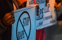 उन्नाव रेप पीड़िता ने तोड़ा दम, FIR से खुलासा- बंधक बनाकर रखा गया, घर से बाहर झांकने तक पर किया जाता था बलात्कार