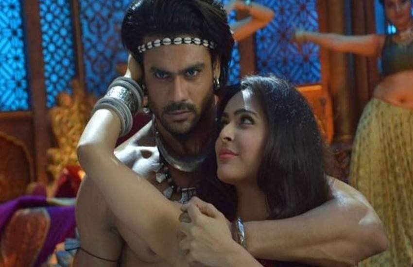 vishal aditya singh, Siddharth Shukla, Madhurima Tuli,bigg boss 13, ,Madhurima Tuli,bigg boss,actress, Madhurima Tuli, Vishal Aditya Singh, Nach Baliye, Bigg Boss 13, Madhurima Tuli on Bigg Boss 13, Bigg Boss 13 wild card entry, Salman Khan