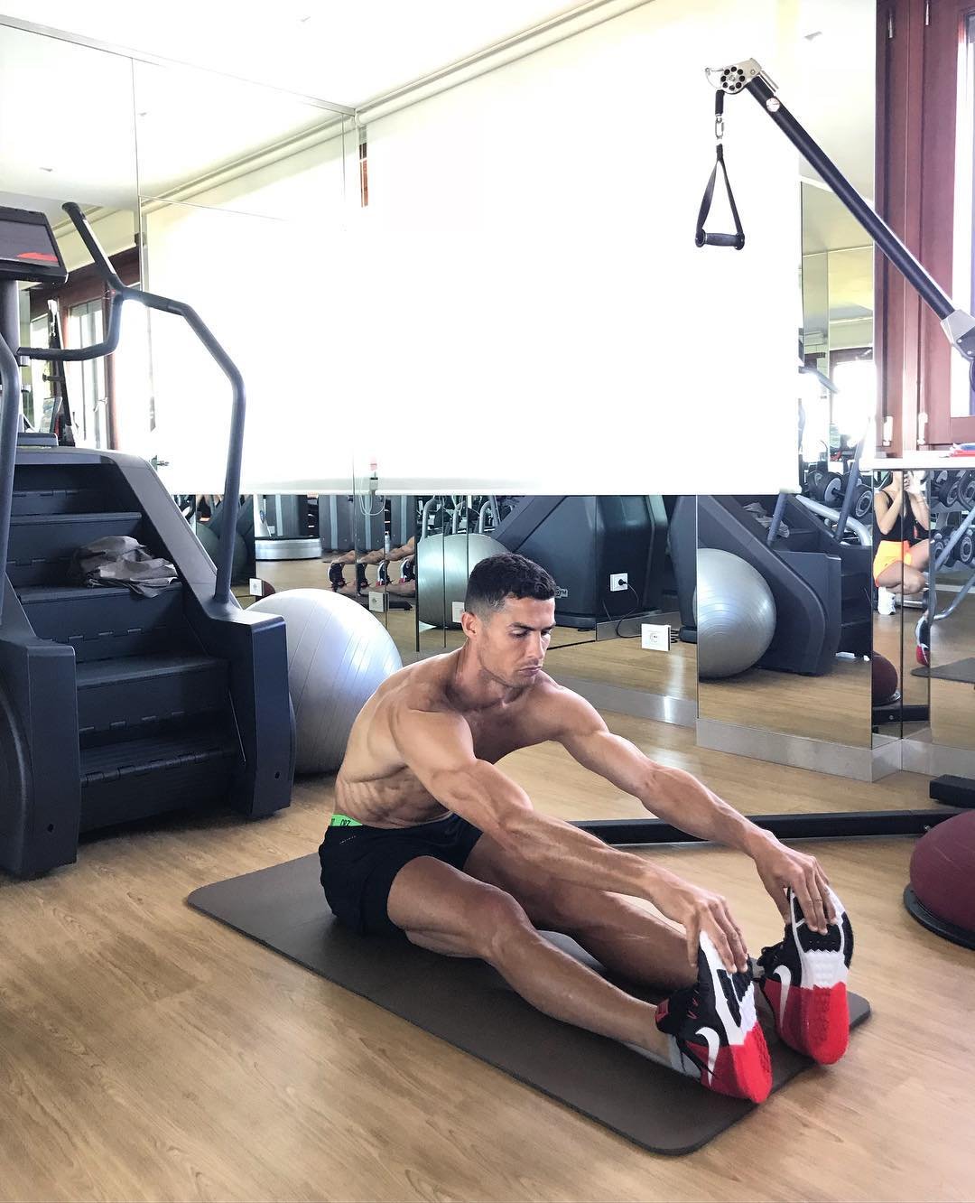 cristiano ronaldo, Portuguese superstar, Cristiano Ronaldo body, Ronaldo body 20 years old, Juventus medical report, क्रिस्टियानो रोनाल्डो, युवेंटस मेडिकल रिपोर्ट, Ronaldo fitness secret, Ronaldo fitness and diet plan, Sports Gallerl, khel desk, khel gallery, Ronaldo fitness, ronaldo match, ronaldo records, Ronaldo girlfriends, ronaldo love affair
