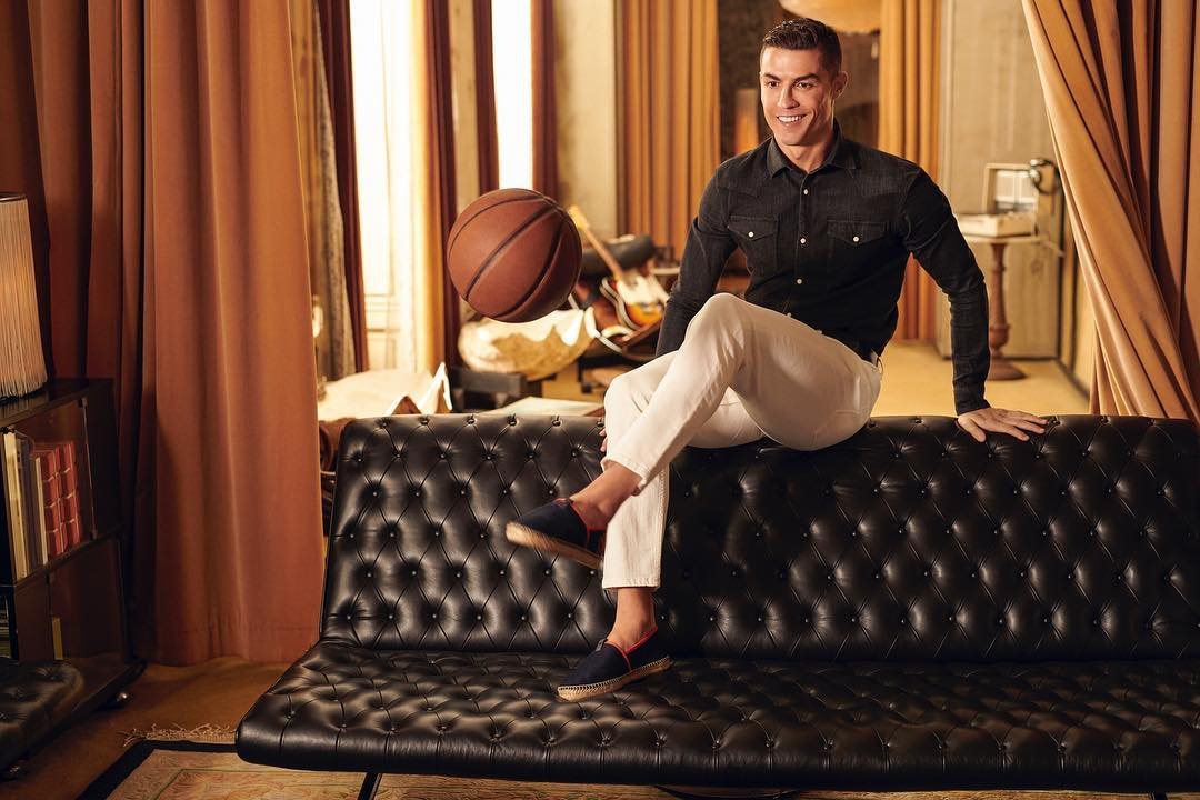 cristiano ronaldo, Portuguese superstar, Cristiano Ronaldo body, Ronaldo body 20 years old, Juventus medical report, क्रिस्टियानो रोनाल्डो, युवेंटस मेडिकल रिपोर्ट, Ronaldo fitness secret, Ronaldo fitness and diet plan, Sports Gallerl, khel desk, khel gallery, Ronaldo fitness, ronaldo match, ronaldo records, Ronaldo girlfriends, ronaldo love affair