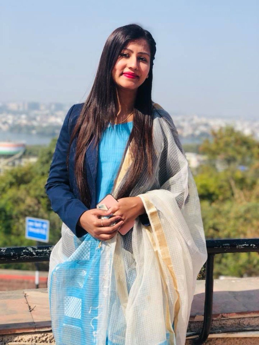 प्रिया वर्मा ने अपनी स्कूलिंग खत्म करने के बाद से ही सिविल की तैयारी शुरू कर दी थी।