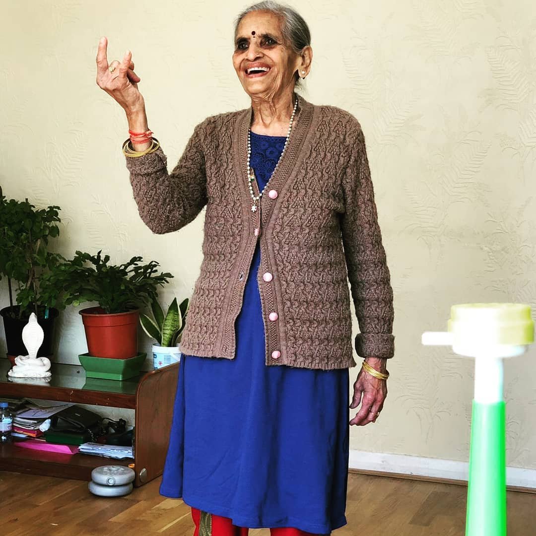Suparwoman charulata, dadi charulata, charulata patel passes away, charulata patel, team india fan, indian cricket fan charulata patel, charulata patel dead, charulata patel death, virat kohli, rohit sharma, sports Gallery, india vs australia, ind vs aus, icc world cup, icc world cup 2019, cricket, cricket news, cricket samachar, cricket news in hindi, hindi cricket news,चारुलता पटेल, कौन थीं चारुलता पटेल, चारुलता पटेल का निधन, भारतीय क्रिकेट टीम, इंडियन क्रिकेट टीम, भारत बनाम ऑस्ट्रेलिया, आईसीसी वर्ल्ड कप, आईसीसी विश्व कप 2019, भारतीय क्रिकेट फैन चारुलता पटेल, विराट कोहली, विराट कोहली और चारुलता पटेल, रोहित शर्मा, क्रिकेट फैन, क्रिकेट, क्रिकेट न्यूज, क्रिकेट समाचार, क्रिकेट न्यूज हिंदी में, हिंदी क्रिकेट न्यूज,Hindi News, News in Hindi