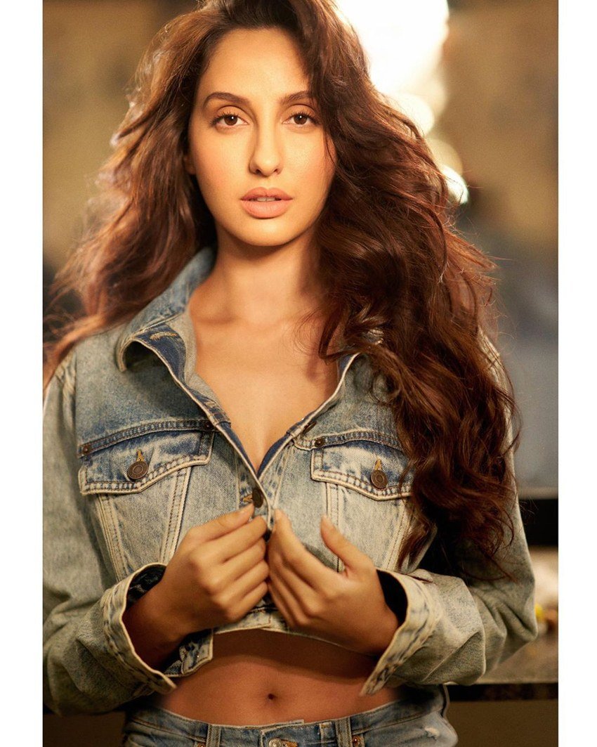 मीडिया से बात करते हुए बॉलीवुड में संघर्ष के दिनों पर नोरा ने कहा कि, 'मेरे लिए कनाडा छोड़ना आसान नहीं था। अपना देश, अपने दोस्त छोड़कर भारत जैसे देश में आना, जहां मुझे कोई ना जानता हो, मेरे लिए थोड़ा मुश्किल था लेकिन मैंने कुछ सालों में अपने लिए कुछ जगह बना ली है और मैं इससे संतुष्ट हूं।