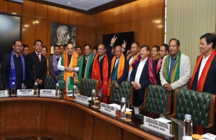 दिल्ली में पार्टी उम्मीदवारों के पक्ष में चुनावी जनसभा को संबोधित करते अमित शाह (Photo: PTI)