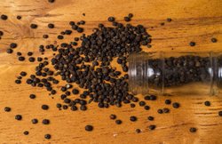 Black Pepper Benefits: डायबिटीज के मरीजों के लिए काली मिर्च होती है लाभकारी, और भी हैं कई लाभ
