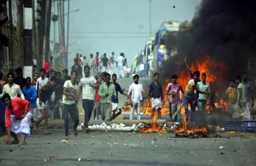 सीएए के खिलाफ प्रदर्शन करते लोग, फोटो सोर्स- इंडियन एक्सप्रेस