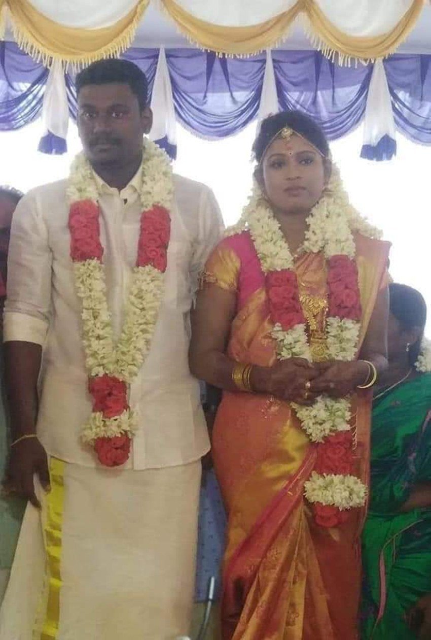 मीडिया रिपोर्ट्स के मुताबिक 22 वर्षीय अंजू बेहद गरीब परिवार से हैं। उनके पिता का स्वर्गवास हो चुका है। घर की माली हालत देखते हुए अंजू की मां ने मस्जिद कमेटी से मदद की गुहार लगाई थी।