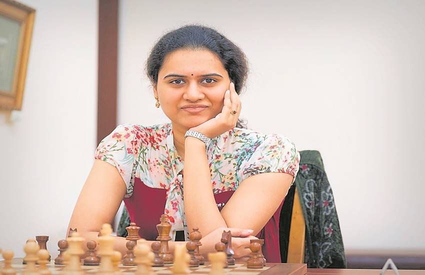 हंपी ने कई शतरंज ओलंपियाड में देश का प्रतिनिधित्व किया और सर्वाधिक पदक जीते।