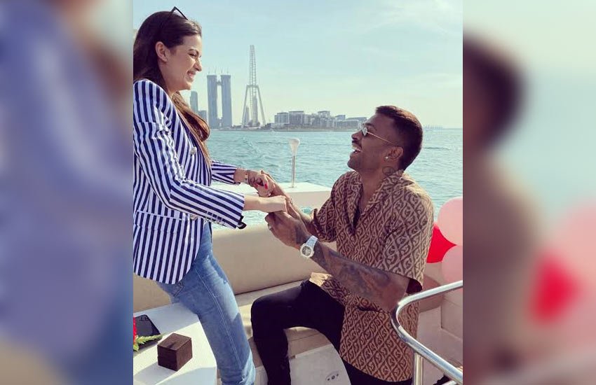 हार्दिक और नताशा के बीच अफेयर की खबरे पिछले कुछ दिनों से चर्चा का विषय बनी हुई थी। दोनों को अक्सर एक-दूसरे के साथ देखा जाता रहा है। ऐसे में सगाई की उम्मीद पहले से ही जताई जा रही थी।