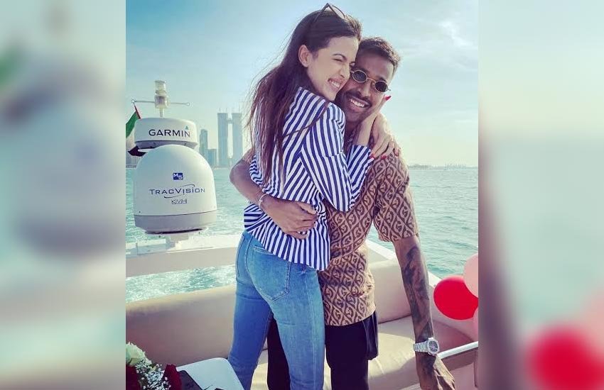 ऐसी खबरें भी सामने आई थी कि दिवाली के मौके पर दोनों परिवार एक साथ सेलिब्रेट किया था। हार्दिक के साथ क्रिकेट पार्टियों में भी नताशा नजर आ चुकी हैं।