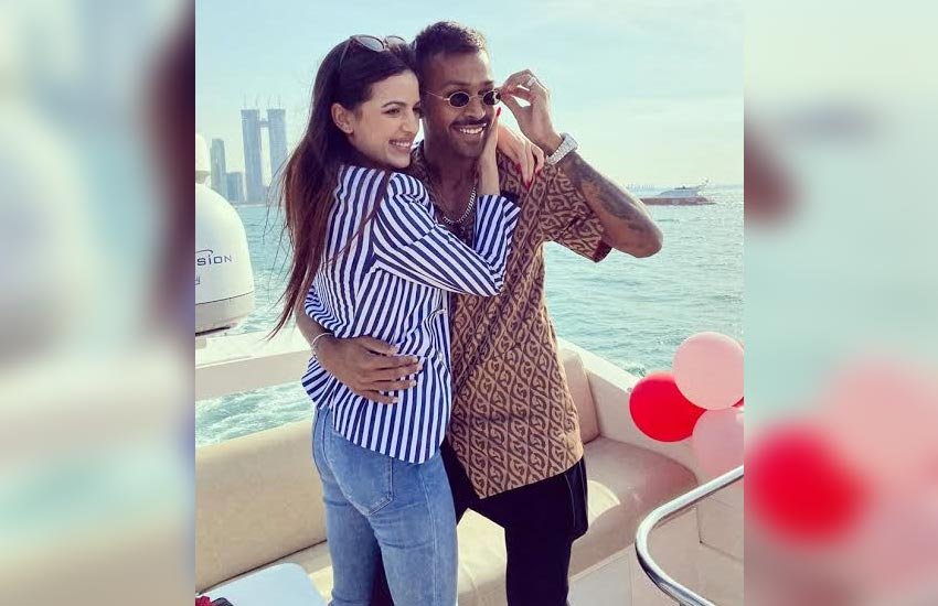 हालांकि, इस सगाई के बाद उर्वशी और अली दोनों ने ही इस कपल को शुभकामनाएं दी। उर्वशी रौतेला ने सोशल मीडिया के जरिए अपनी खुशी जाहिर करते हुए हार्दिक-नताशा को बधाई दिया।