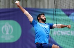 Ind vs SL, Video: पहले टी20 मैच के लिए जसप्रीत बुमराह ने कुछ इस तरह की तैयारी, यार्कर गेंद से उखाड़ दिए स्टंप्स