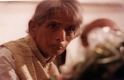 Kaifi Azmi Google Doodle: उर्दू के अजीम शायर कैफी आजमी की आज 101वीं जयंती, Google Doodle बनाकर कर रहा याद