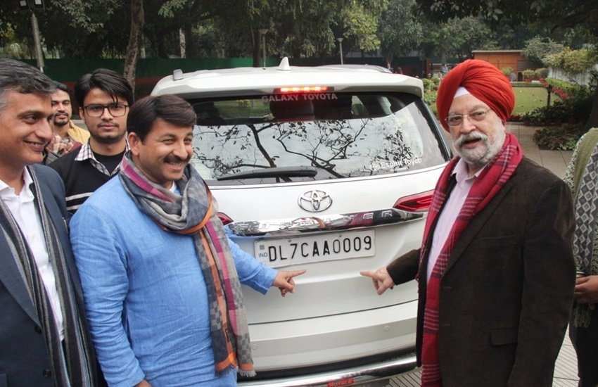 इस तस्वीर को देखने के बाद कई लोगों ने अपनी प्रतिक्रिया दी है। फोटो सोर्स - ट्विटर, @Hardeepspuri