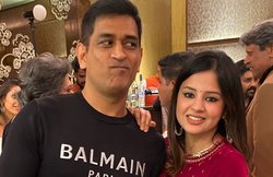 VIDEO: साक्षी के ‘Sweetie Cutie’ पर ऋषभ पंत ने किया कमेंट, फैंस बोले- अपना काम देखो, MS Dhoni अभी रिटायर नहीं हुए