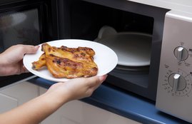 Health News in Hindi, Health News, Potatoes, Rice, food poisoning, salmonella contamination, Foods not to Reheat in a Microwave, reheating food guidelines, reheating potatoes, reheating rice,