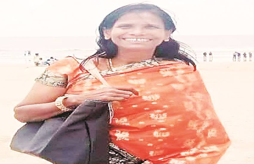 रानू का गाना ‘तेरी मेरी कहानी’ सबकी जुबान पर चढ़ गया। रानू का गाना ‘तेरी मेरी कहानी’ सबकी जुबान पर चढ़ गया।