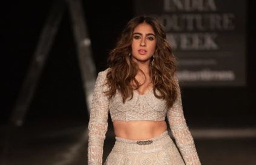 Sara ali khan, Sara ali khan underwater photography, sara ali khan age, Sara ali khan upcoming movies, Sara ali khan height, Sara ali khan latest news, Sara ali khan viral video, Sara ali khan break up with kartik aaryan, Sara ali khan latest movie, Sara ali khan aukward moment with fan,