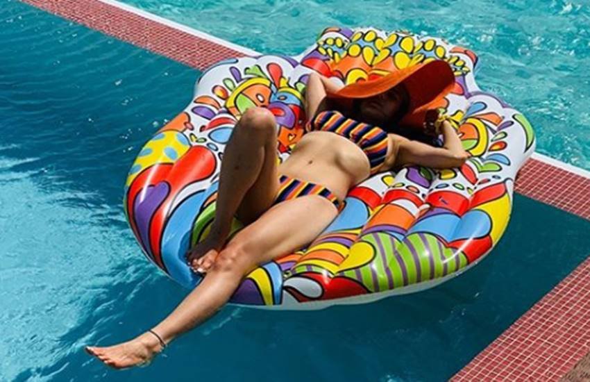 Sara Ali Khan, Sara Ali KHan In A bikini, hot sara ali khan bikini photos, Sara With Brother Ibrahim, Sara Ali Khan With Ibrahim Ali Khan, Sara ali khan Brother, Sara ali khan Enjoining in a Swimming Pool , Sara and Ibrahim in Maldivs, Salar and Ibrahim Enjoying Floating Breakfast in Pool, entertainment news, See Pictures of Sara Ali Khan, entertainment News, Bollywood News, Television News