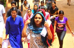 Sarkari Naukri: कम पढ़े हैं तब भी कर सकते हैं इन सरकारी नौकरियों के लिए आवेदन, मिलेगी मोटी सैलरी