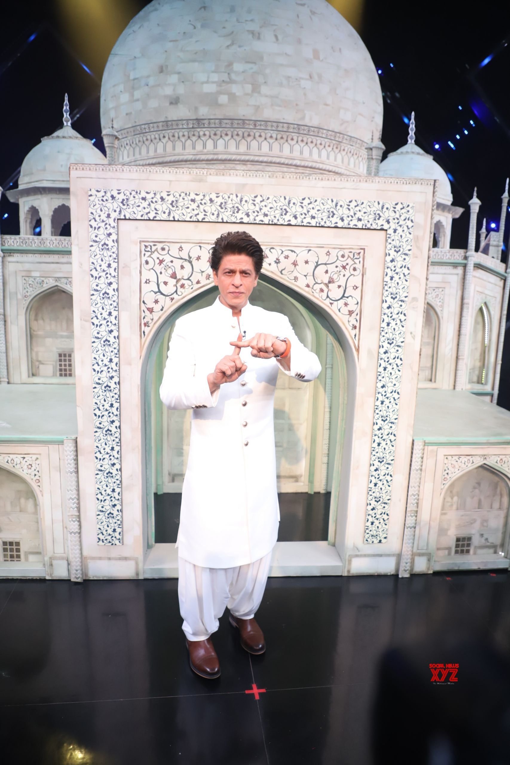 shah rukh khan, SRK, shah rukh khan movies, shah rukh khan upcoming movie, shah rukh khan tv show, shah rukh khan comeback on TV, shah rukh khan news, shah rukh khan photos, shah rukh khan age, shah rukh khan songs, shah rukh khan new film, shah rukh khan new show, shah rukh, shahrukh, srk, Dance Plus 5, star plus, shah rukh khan Dance Plus 5