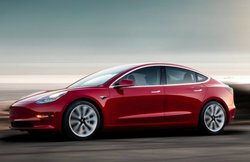 Tesla Model 3: सड़क पर पैदल चलने वालों से बात करती है ये इलेक्ट्रिक कार! Elon Musk ने सोशल मीडिया शेयर किया Video