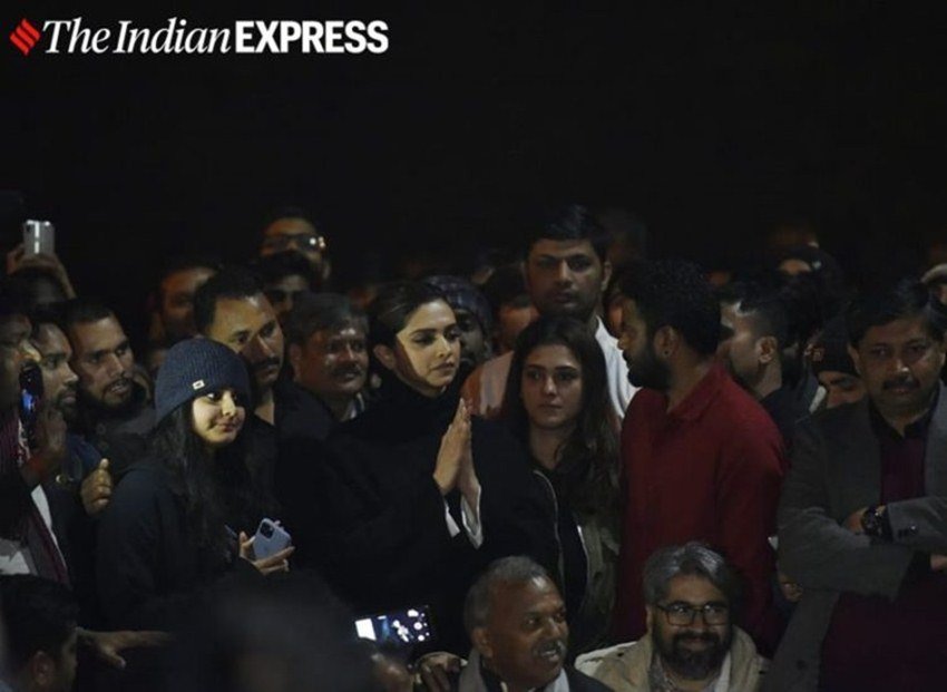 JNU जाने पर दीपिका पादुकोण ने कहा है कि वो जितना दुखी घटित हिंसा पर थीं उससे ज्यादा नाराज उसपर किसी तरह का एक्शन ना होने से हैं।