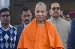 यूपी: योगी की ‘गंगा यात्रा’ के दौरान इंजीनियरों को गाय-सांडों को कंट्रोल करने की मिली ड्यूटी, मचा हंगामा