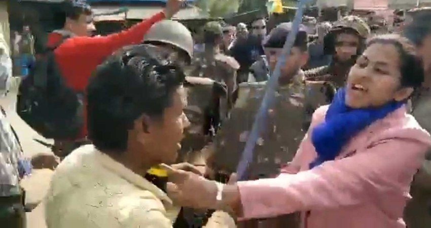 राजगढ़ में ही प्रदर्शनकारियों के साथ उनकी झड़प हुई थी जिसका वीडियो वायरल हो रहा है।