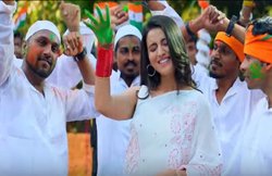 Bhojpuri Holi Song: मजहबी सौहार्द का संदेश देता अक्षरा सिंह का होली गीत हो रहा वायरल, देखें वीडियो