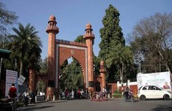AMU में आरक्षण के मुद्दे पर मोदी सरकार फिर कर सकती हैं विचार, संसदीय समिति की तरफ से मिली हरी झंडी