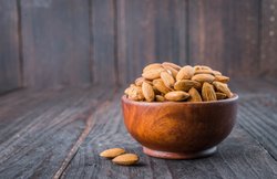 Almond Benefits: डायबिटीज और हृदय रोग के लिए फायदेमंद है बादाम, जानिए और किन बीमारियों के लिए होता है फायदेमंद