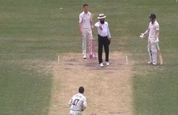 VIDEO: शतक बनाकर भी नाराज दिखे डेविड वॉर्नर; मैदान पर ही अंपायर से बहस की, भुगतनी पड़ी सजा