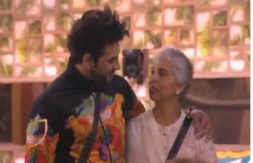 bigg boss, Bigg boss 13, paras chhabra, mahira sharma, salman khan, paras chhabra mother angry with her son, paras mahir kiss, पारस छाबड़ा, माहिरा शर्मा, Rashmi Desai, Sidharth Shukla, Asim Riyaz, Himanshi Khurana, Shefali Jariwala, entertainment news