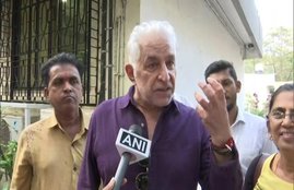 bollywood Actor, Dalip Tahil, jnu