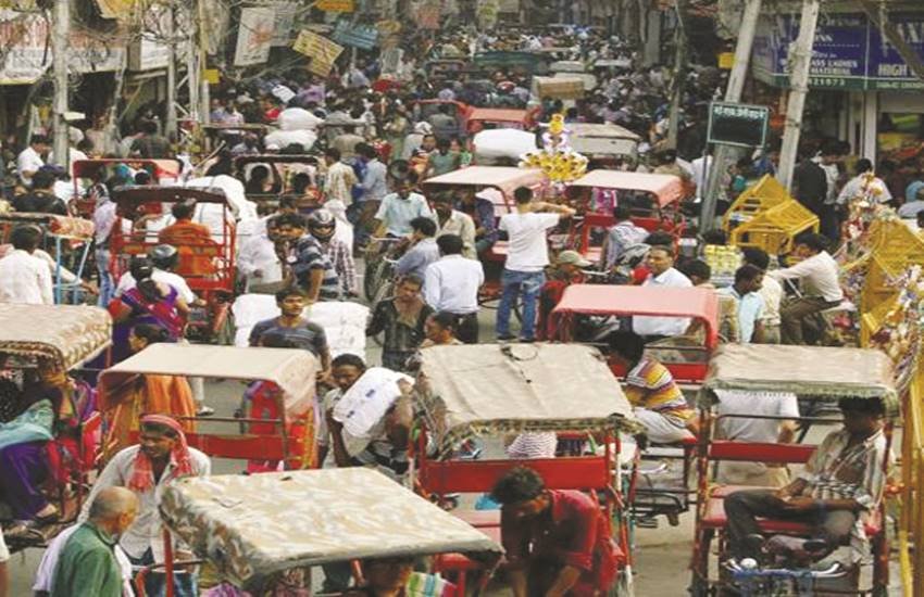 काम ठप पड़ने से दुकानदारों व स्थानीय निवासियों को परेशानी है। काम ठप पड़ने से दुकानदारों व स्थानीय निवासियों को परेशानी है।