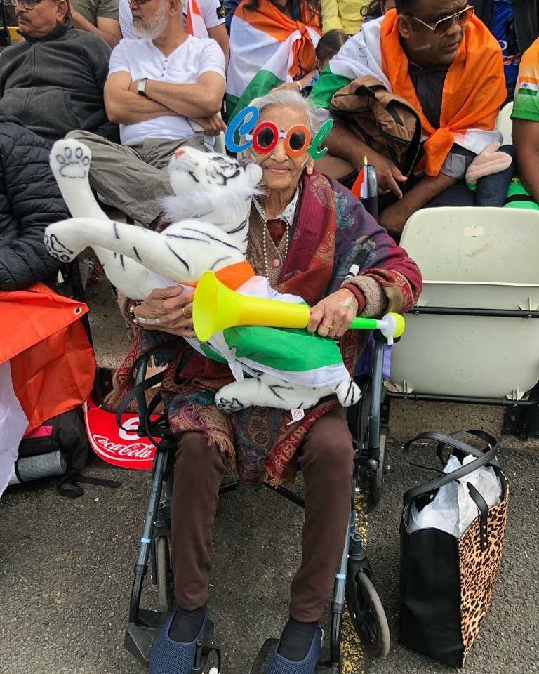 Suparwoman charulata, dadi charulata, charulata patel passes away, charulata patel, team india fan, indian cricket fan charulata patel, charulata patel dead, charulata patel death, virat kohli, rohit sharma, sports Gallery, india vs australia, ind vs aus, icc world cup, icc world cup 2019, cricket, cricket news, cricket samachar, cricket news in hindi, hindi cricket news,चारुलता पटेल, कौन थीं चारुलता पटेल, चारुलता पटेल का निधन, भारतीय क्रिकेट टीम, इंडियन क्रिकेट टीम, भारत बनाम ऑस्ट्रेलिया, आईसीसी वर्ल्ड कप, आईसीसी विश्व कप 2019, भारतीय क्रिकेट फैन चारुलता पटेल, विराट कोहली, विराट कोहली और चारुलता पटेल, रोहित शर्मा, क्रिकेट फैन, क्रिकेट, क्रिकेट न्यूज, क्रिकेट समाचार, क्रिकेट न्यूज हिंदी में, हिंदी क्रिकेट न्यूज,Hindi News, News in Hindi