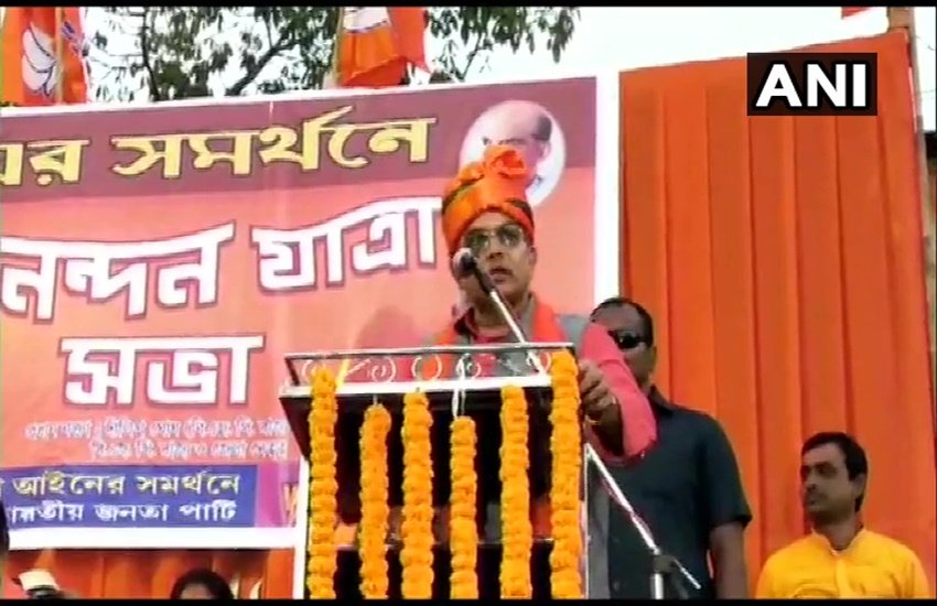 सीएए विरोधियों पर दिलीप घोष पिछले कुछ दिनों से लगातार बयान दे रहे हैं। 