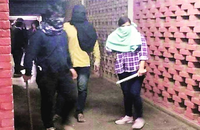JNU हिंसाः Whatsapp ग्रुप के 7 और लोगों की शिनाख्त, छात्र अक्षत अवस्थी पर कसा शिकंजा; पूछताछ को भेजा समन